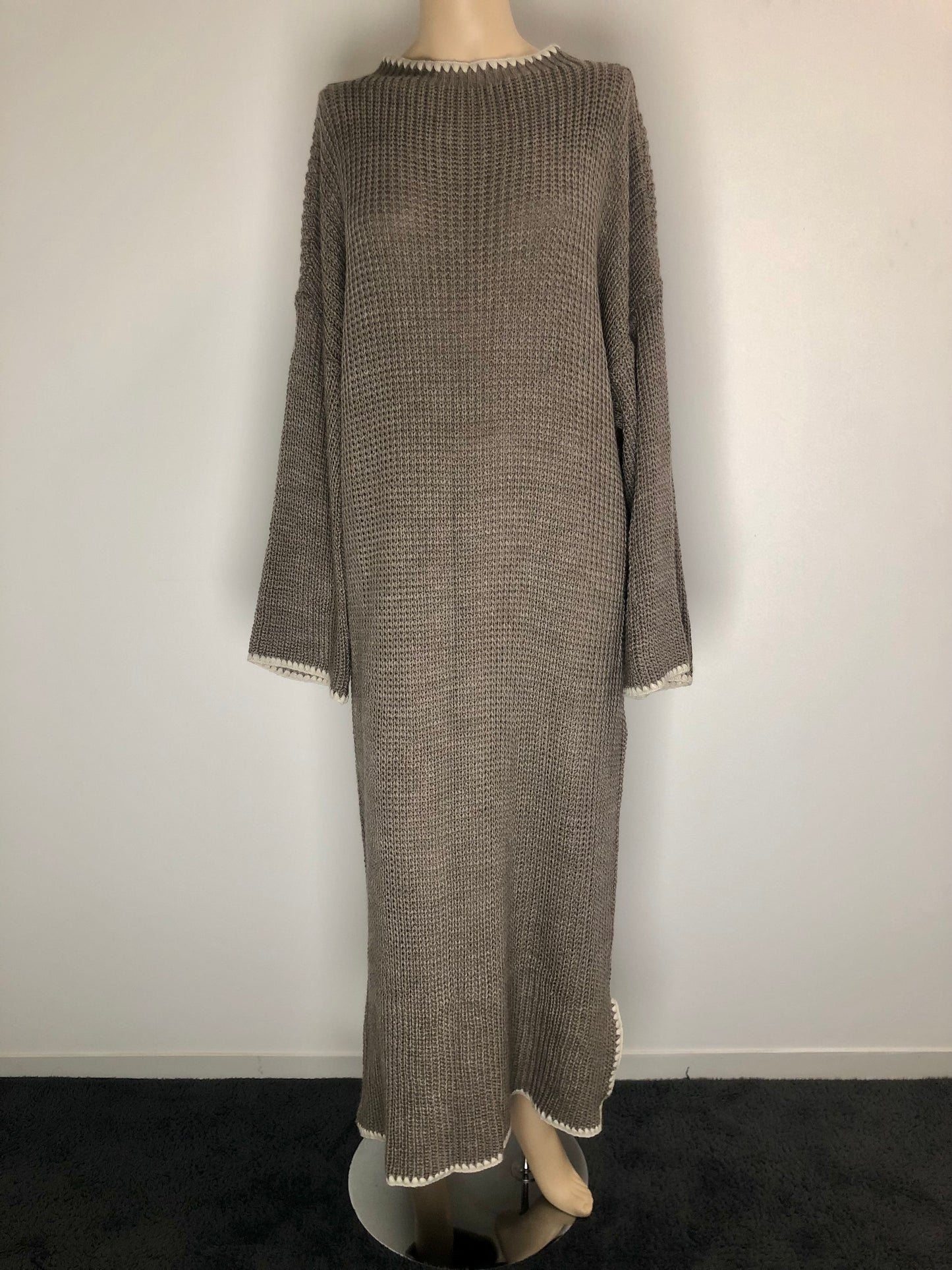 Robe Longue Maille Liseré Col Manches