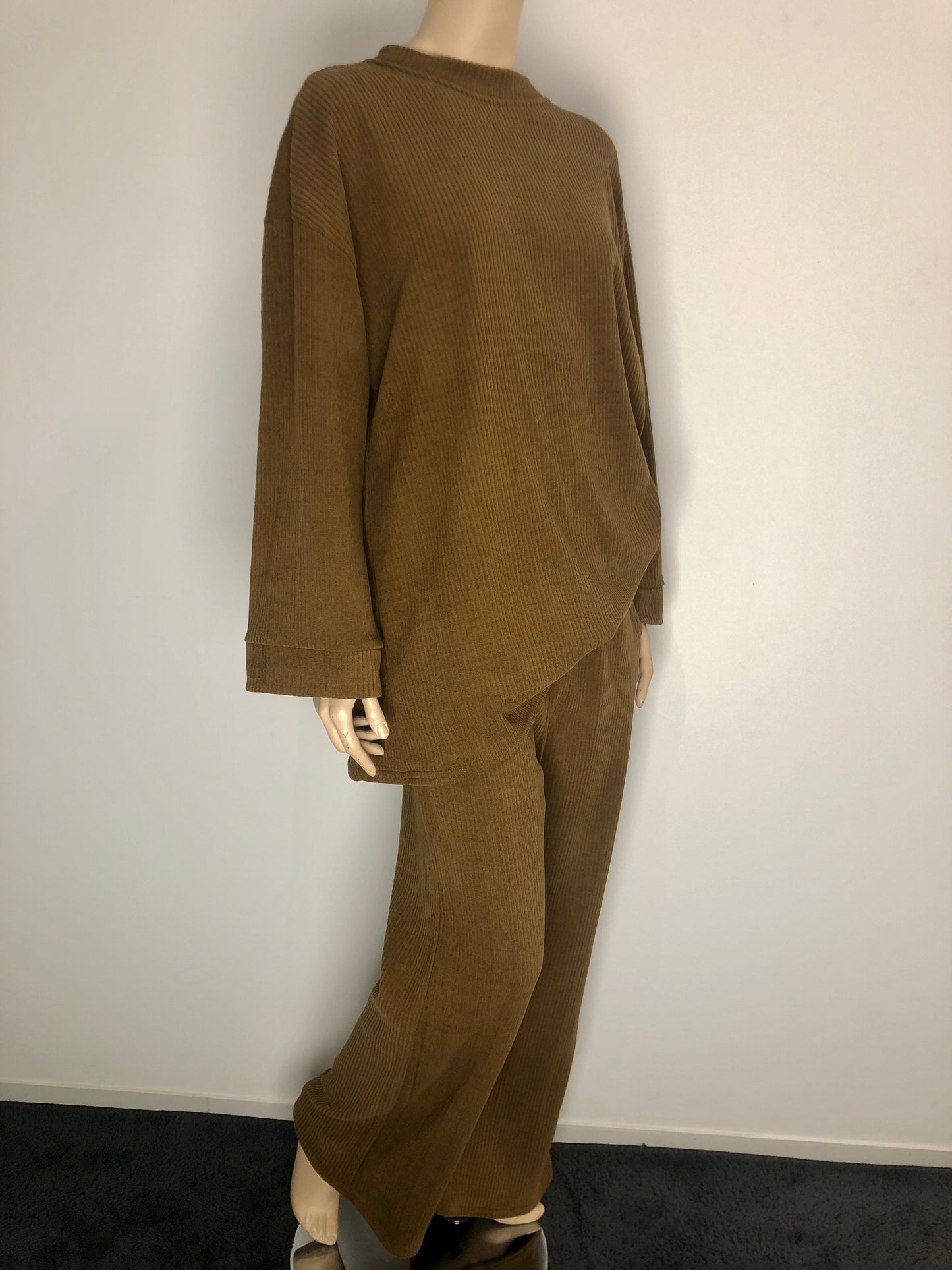 Ensemble Pull et Pantalon Velour