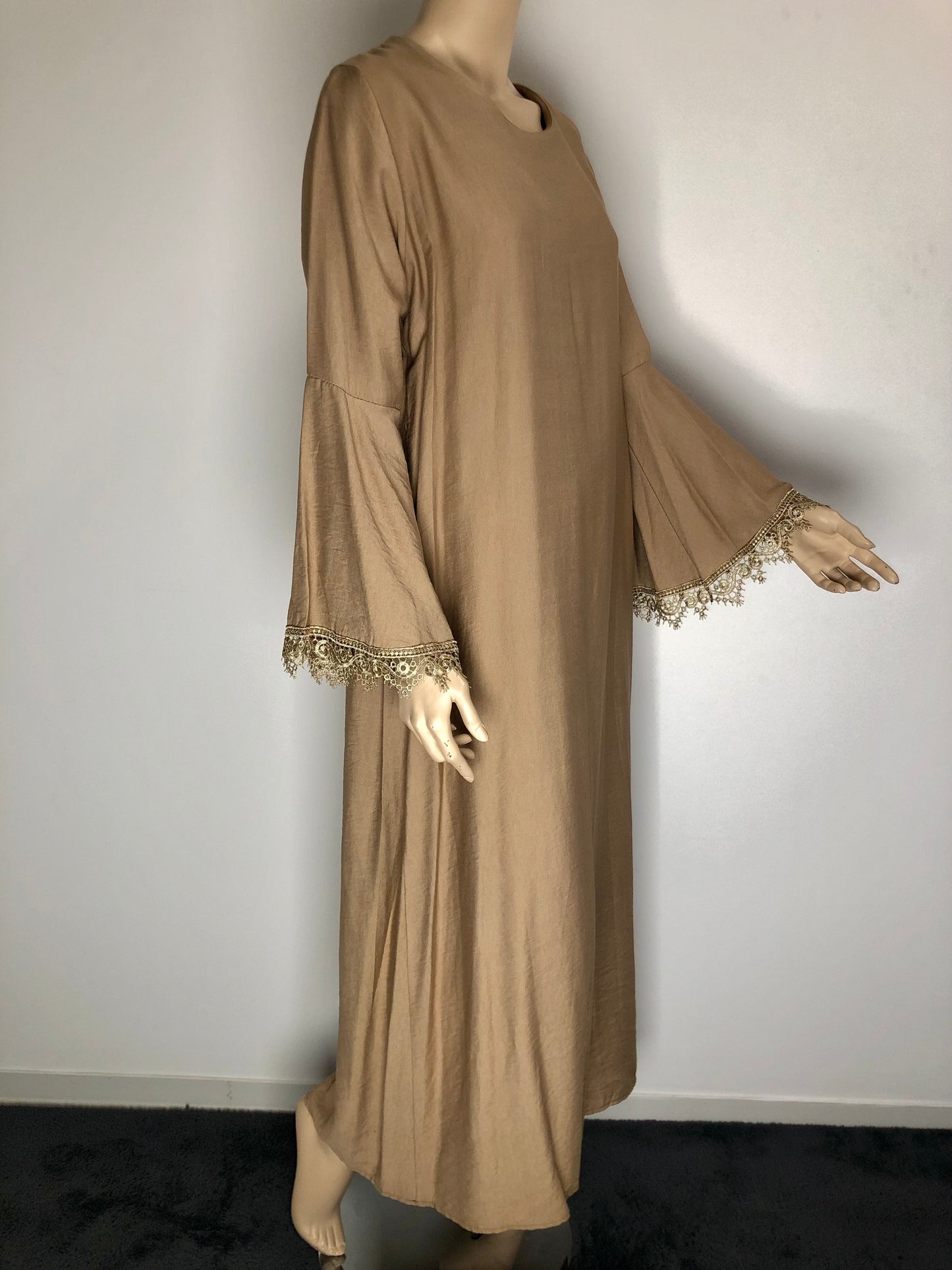 Abaya FARAH