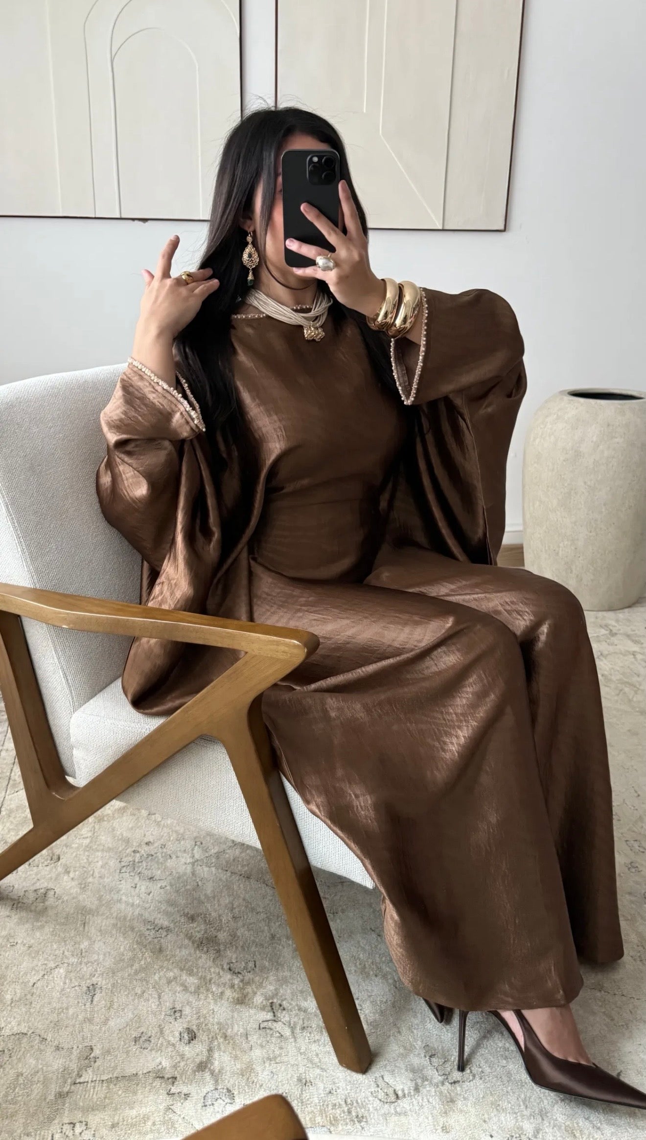 Abaya papillon en satin premium en relief ornée de parles