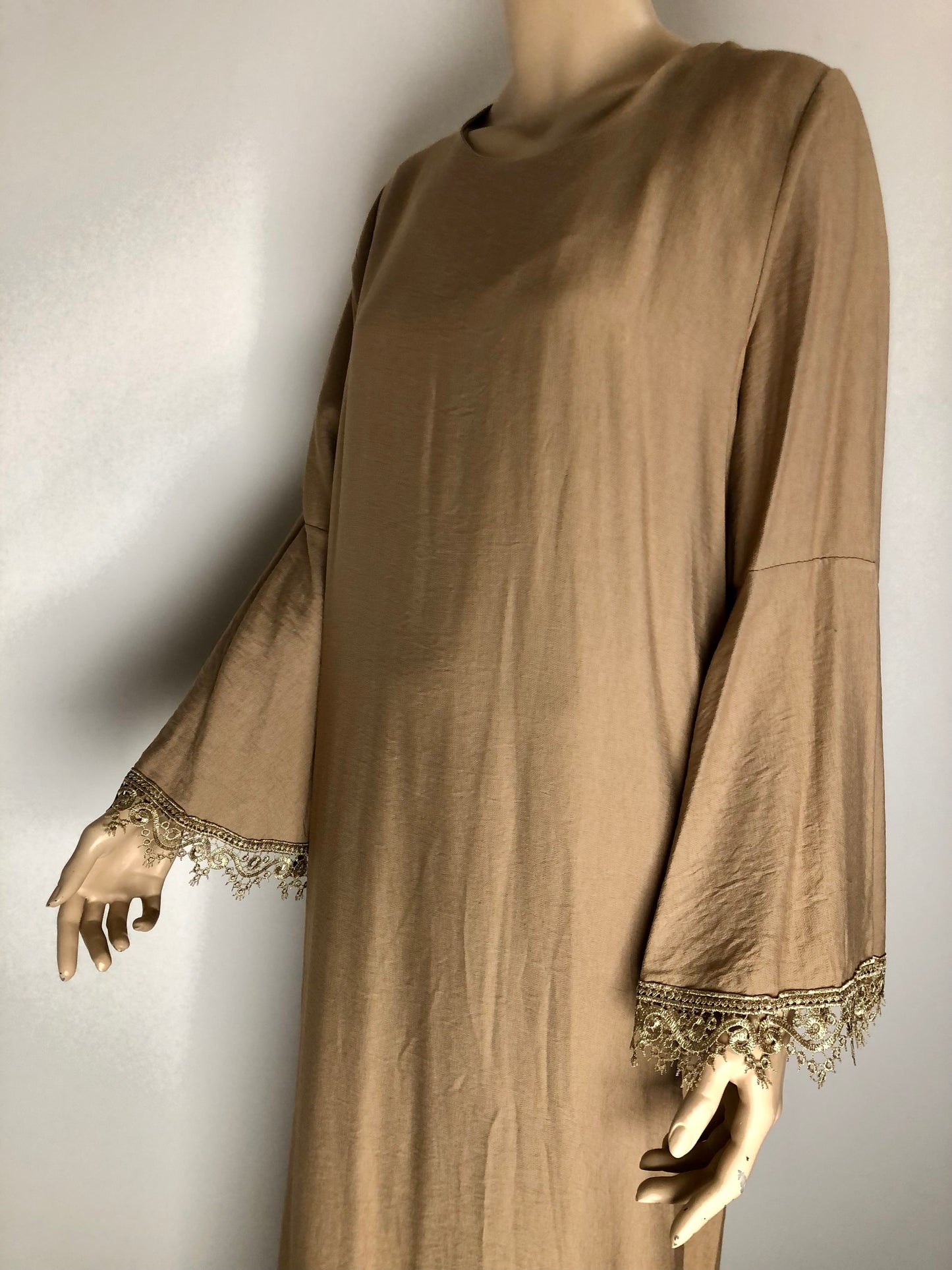 Abaya FARAH