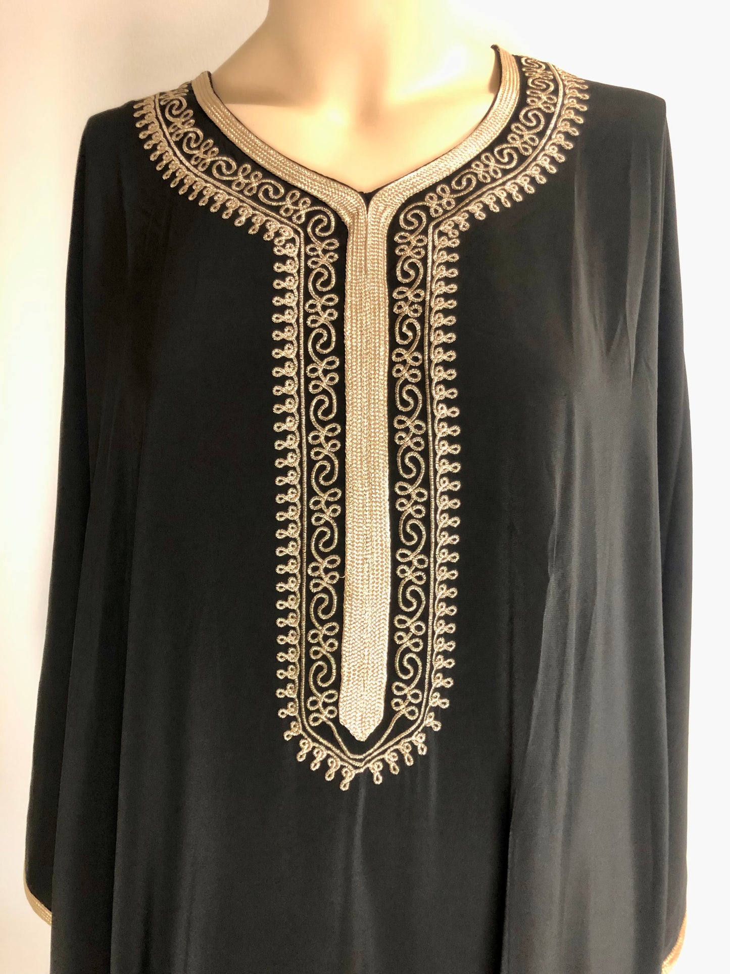 Abaya Papillon Oversize Broderies Dorées