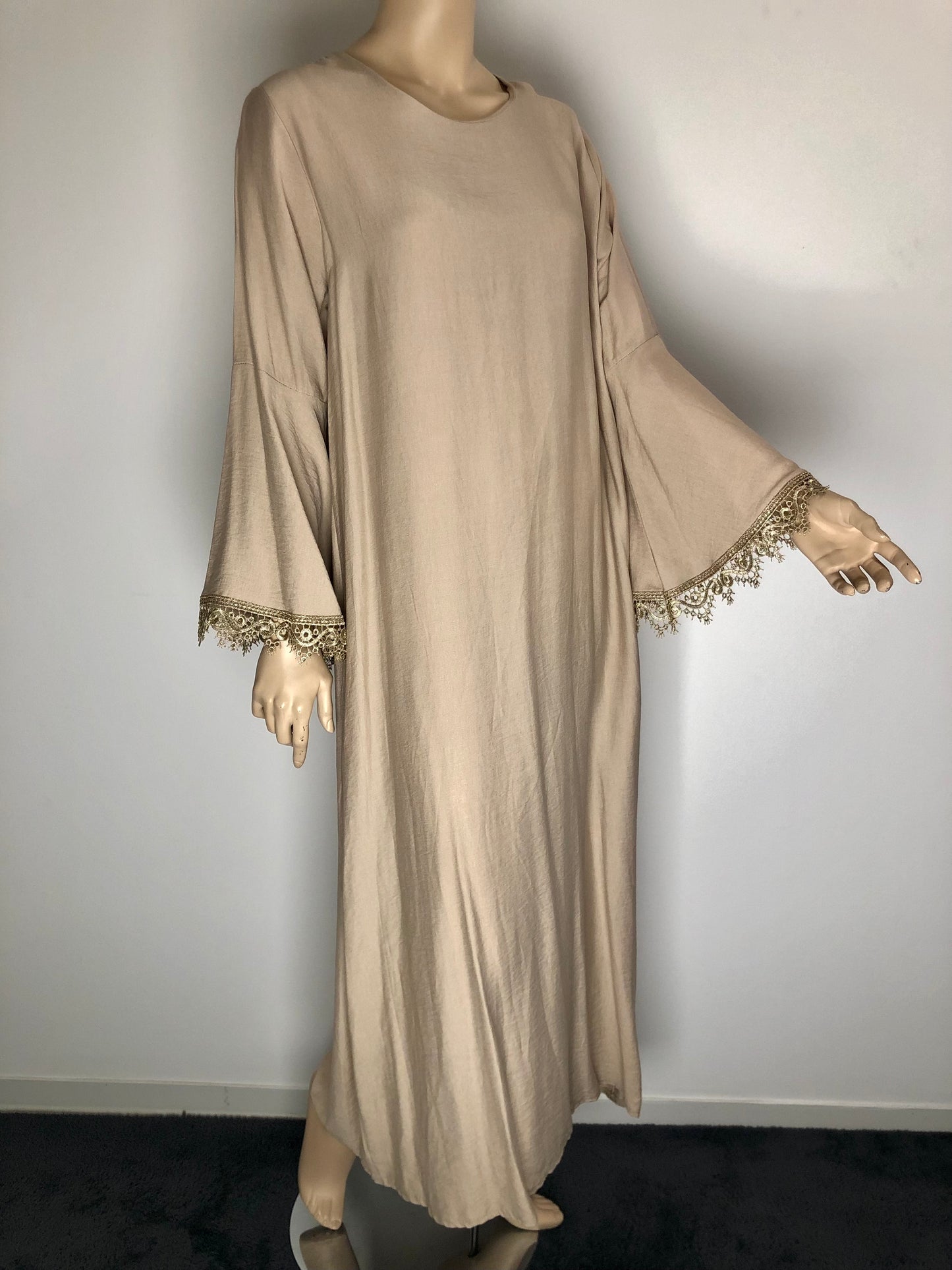 Abaya FARAH