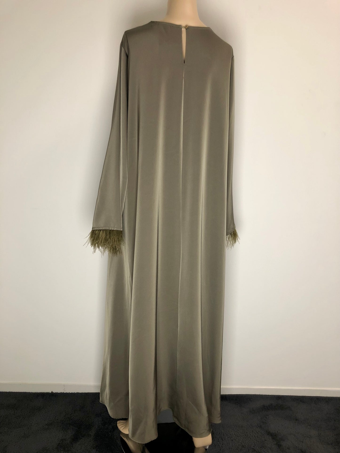 Abaya Satin Plumes